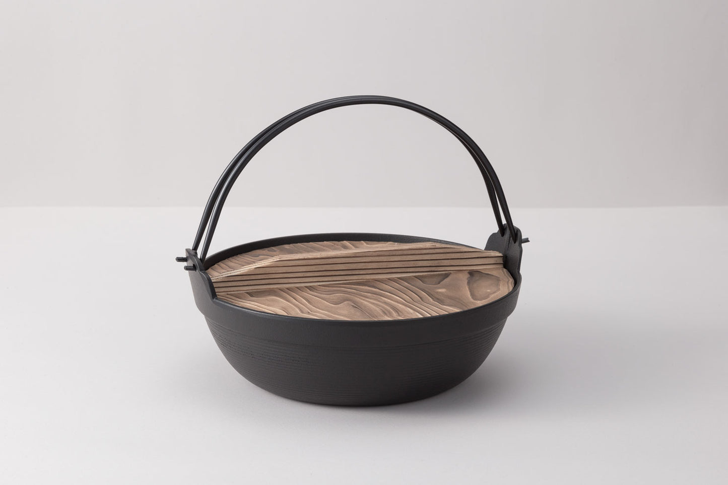 Rock casting|24-36cm Kouri hot pot|With wooden lid/healthy pot/rock casting/cast iron pot/wok/soup pot/hot pot/iron pot/ふるri pot