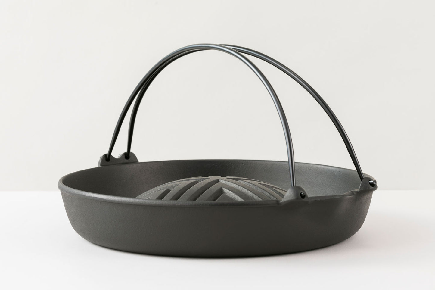 Rock casting|29cm Mongolian roasted pork cast iron pot|Genghis Khan pot/cast iron pot/southern ironware/Mongolian roasted pork pot/barbecue pot/IWACHU-23006