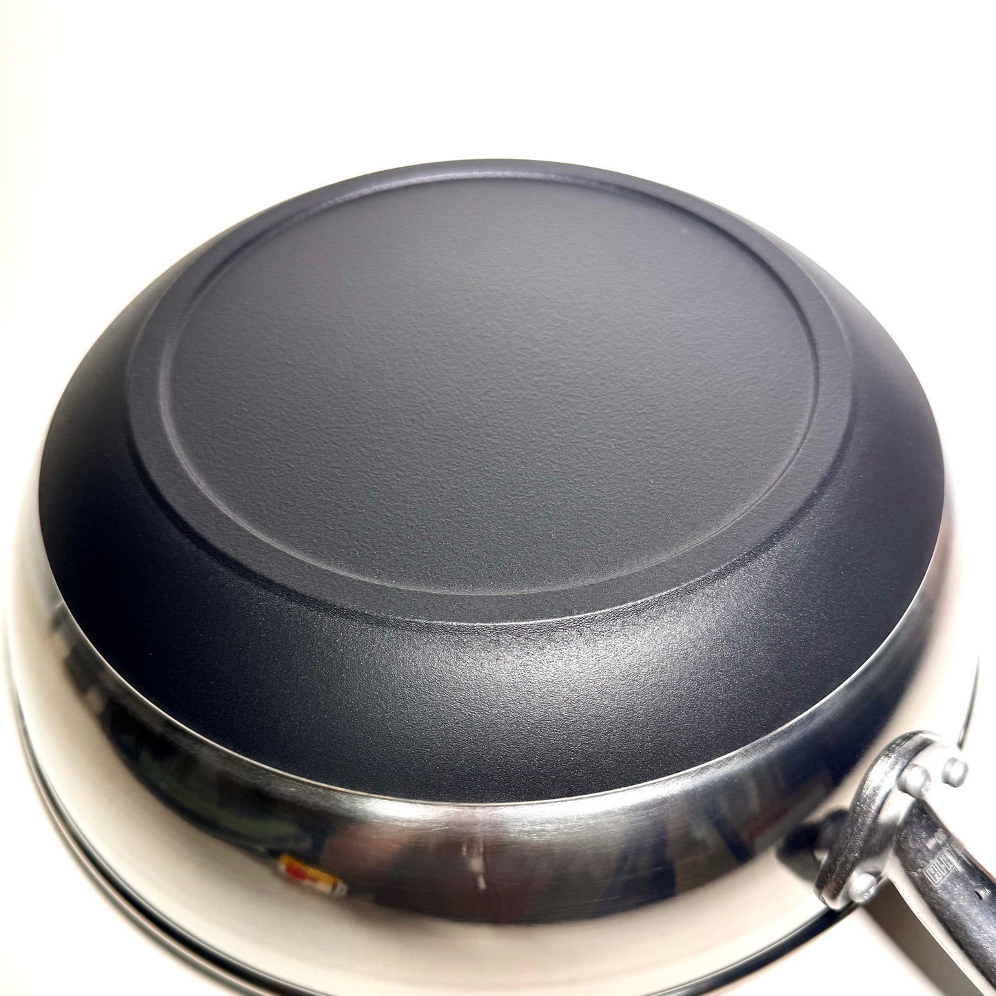 北陸|日本製 30cm不沾圓底煎炒鍋|IH爐適用|大金頂級塗層