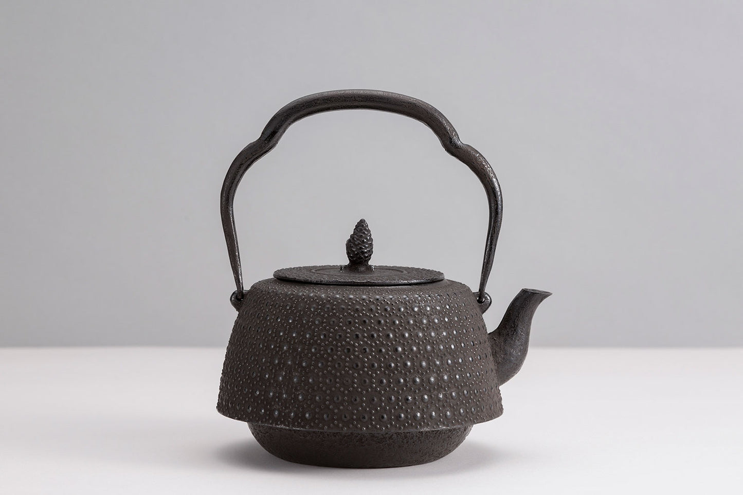 🫖 Rock casting|Made in the late Qing Dynasty|Famous craftsman series|1.8L 18-shaped shoulder tortoise shell/Southern iron/Uncoated/Boiling water/Iron pot/Iron bottle/Pu'er tea #11020