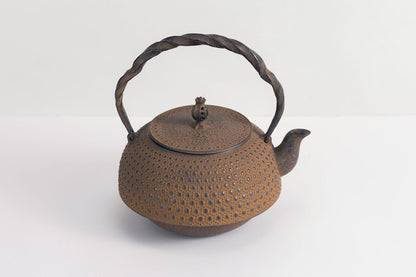 🫖 岩鑄｜清茂作｜工藝師名家系列｜1.8L 18型千鳥龜甲鑄鐵壺/鐵壺/鐵瓶/南部鐵器/無塗層泡茶#11009